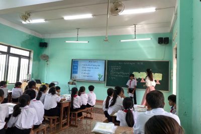 Tổ Xã hội tổ chức sinh hoạt chuyên môn theo nghiên cứu bài học