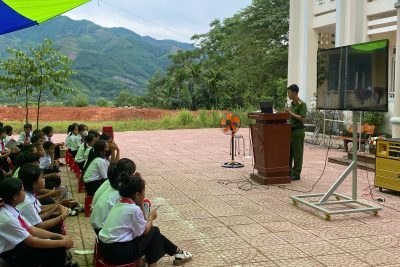 Tuyên truyền, giáo dục an toàn giao thông cho học sinh Trường THCS Ba Tô