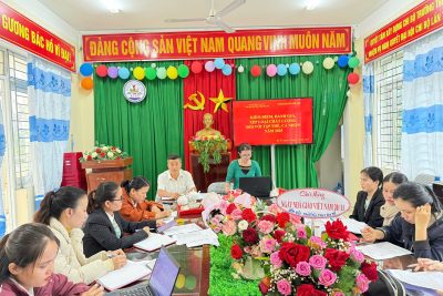 CHI BỘ TRƯỜNG THCS BA TÔ TỔ CHỨC ĐÁNH GIÁ CHẤT LƯỢNG ĐẢNG VIÊN NĂM 2025