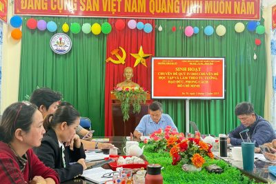 CHI BỘ TRƯỜNG THCS BA TÔ TỔ CHỨC SINH HOẠT CHUYÊN ĐỀ QUÝ IV NĂM 2025 VỀ HỌC TẬP VÀ LÀM THEO TƯ TƯỞNG, ĐẠO ĐỨC, PHONG CÁCH HỒ CHÍ MINH